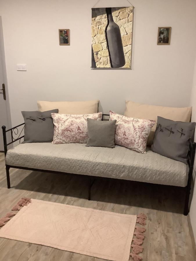 Ezuest Boroka Apartman Eger Exteriér fotografie