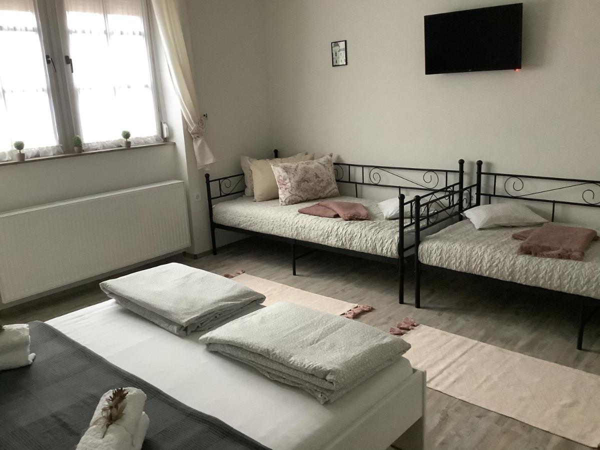 Ezuest Boroka Apartman Eger Exteriér fotografie