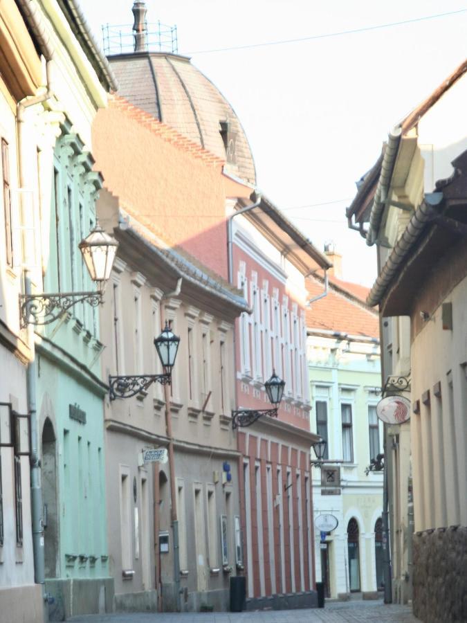 Ezuest Boroka Apartman Eger Exteriér fotografie
