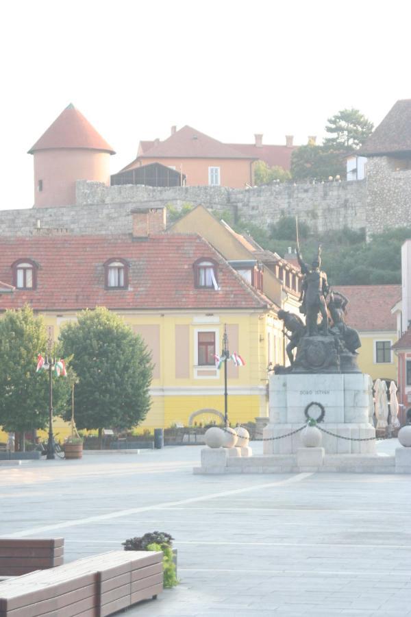 Ezuest Boroka Apartman Eger Exteriér fotografie