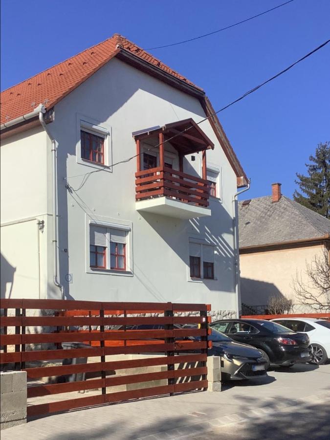 Ezuest Boroka Apartman Eger Exteriér fotografie