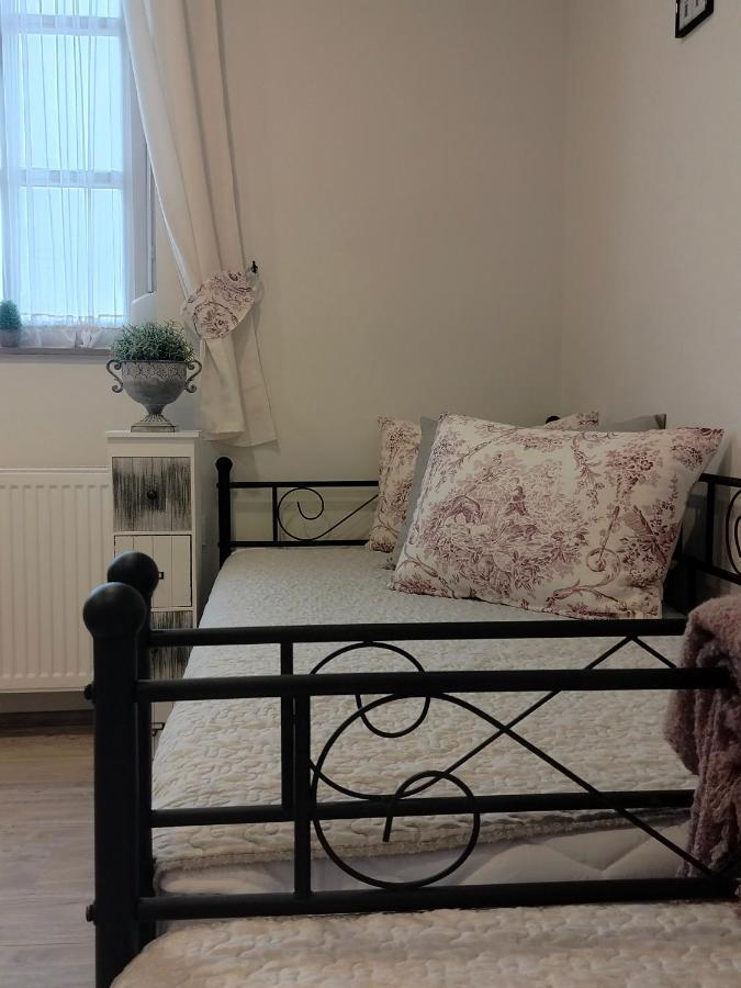 Ezuest Boroka Apartman Eger Exteriér fotografie