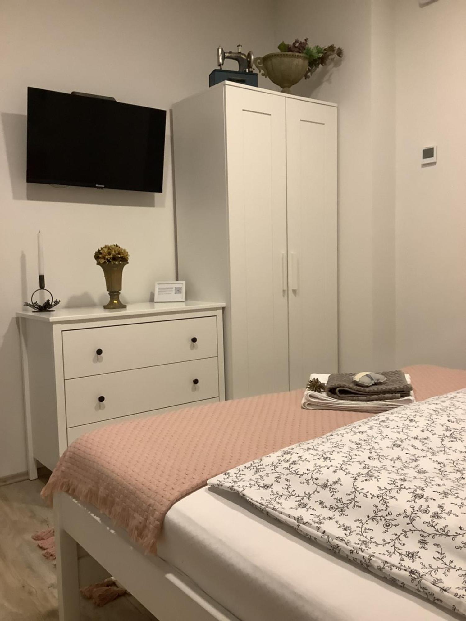 Ezuest Boroka Apartman Eger Exteriér fotografie